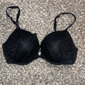 Black Victoria’s Secret push up bra 38C